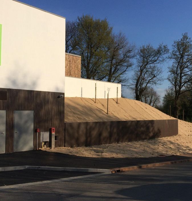 Mur béton robuste pour stabilisation des terrains