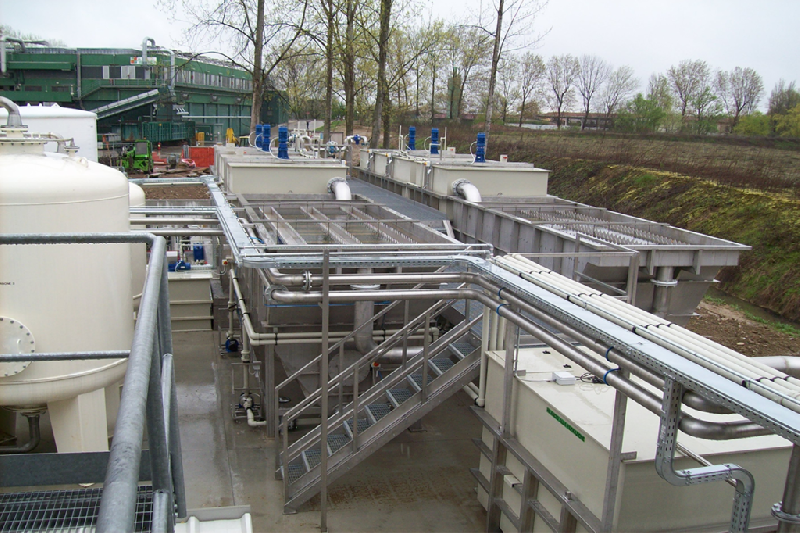 Stations d'épuration des eaux usées physico-chimiques et biologiques - installations pour rejets industriels et traitement des polluants_2