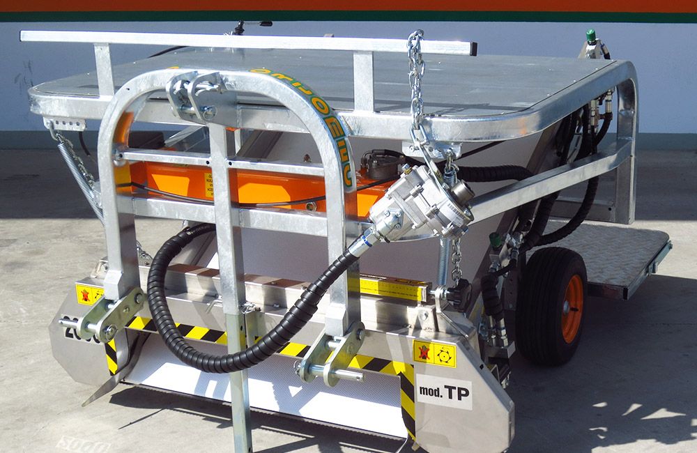 Récolteuse pour roquette et épinards adaptée aux petites parcelles