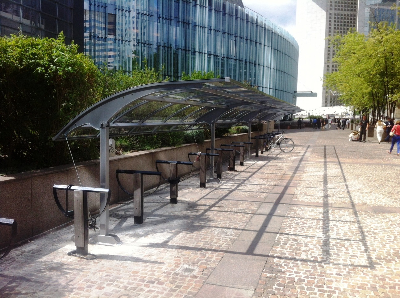 Abri vélo ouvert voile d'oiseau  / structure en acier_2