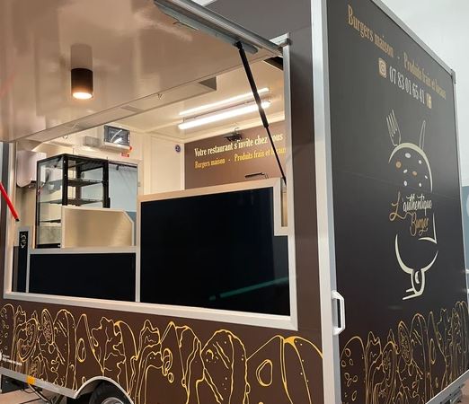 Remorque équipée pour snack ambulant 3.00m personnalisable à votre image_2