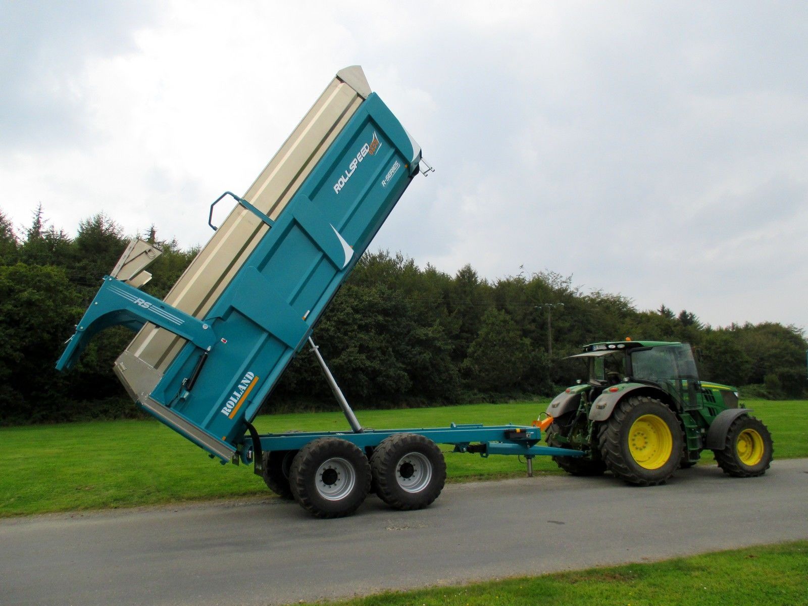 Rollspeed 6835, remorque agricole avec rehausses disponibles pour utilisation variée