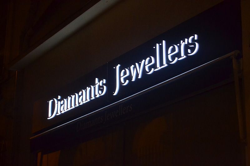 Caisson lumineux LED - Aztarna - chant et face en altuglass_2