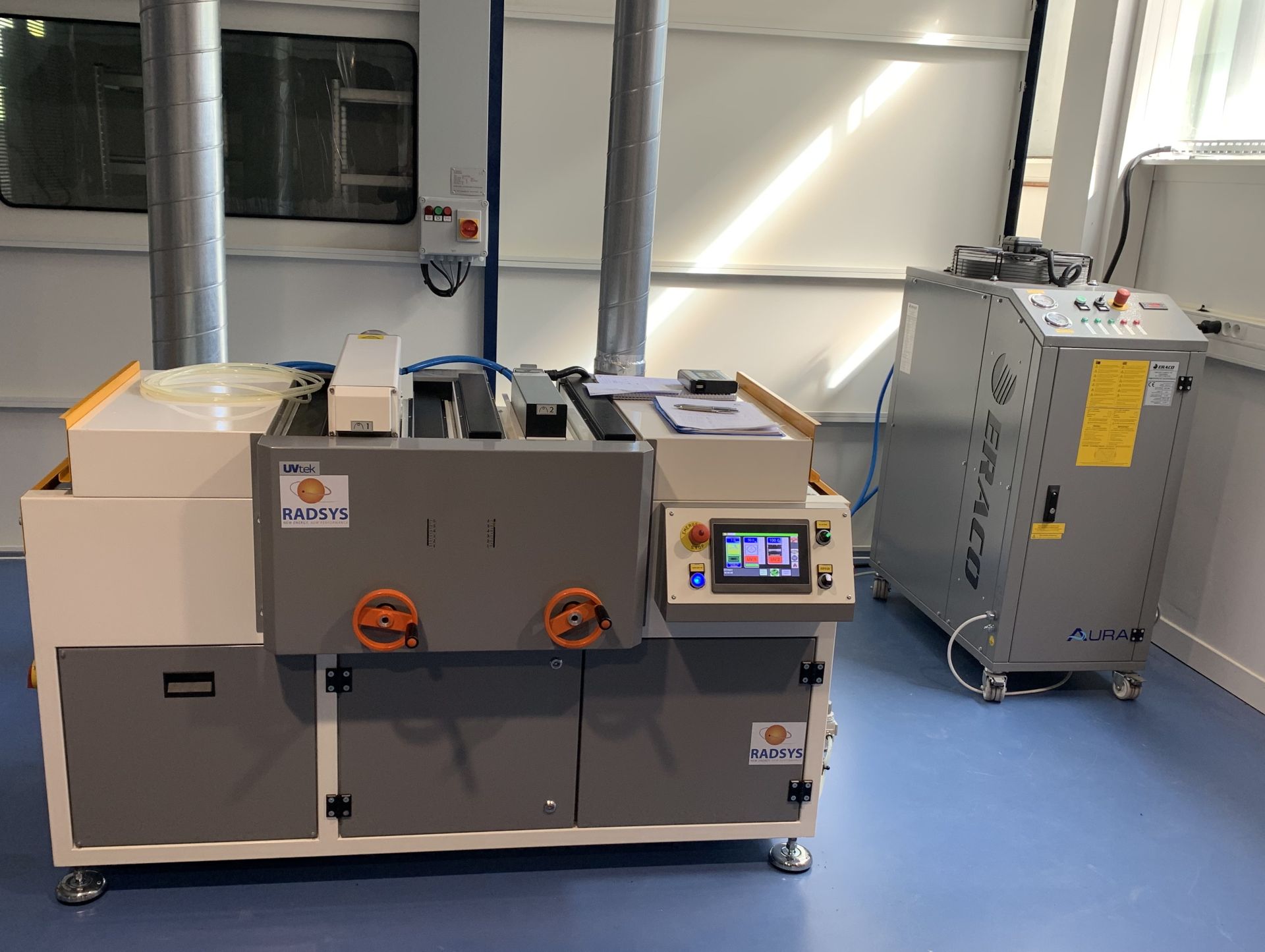 Four infrarouge pour les laboratoires R&D - collage, batteries, panneaux solaires_1