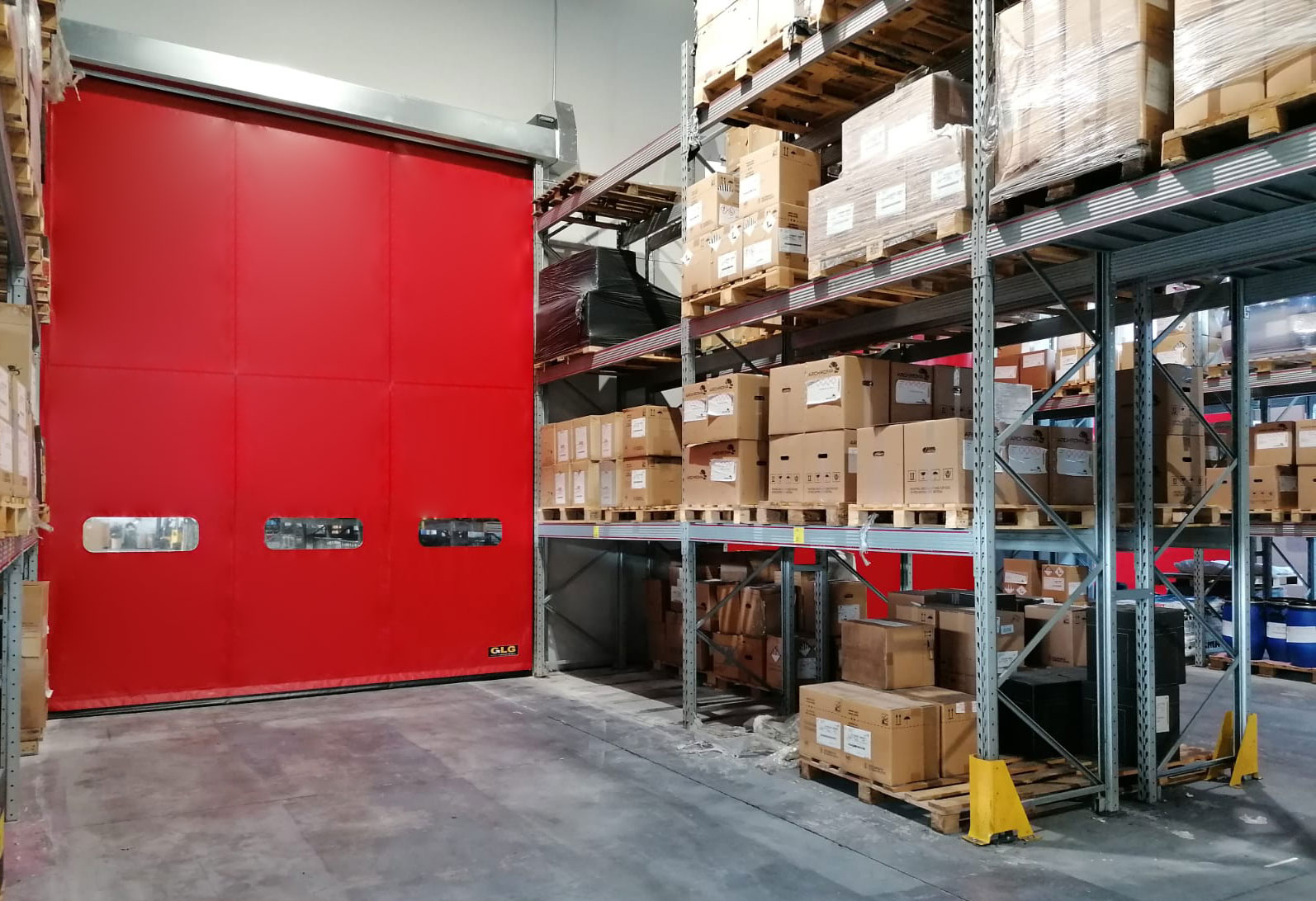 Porte rapide industrielle par excellence conçue pour compartimenter des environnements destinés à des usages divers et variés - ZipGO_2