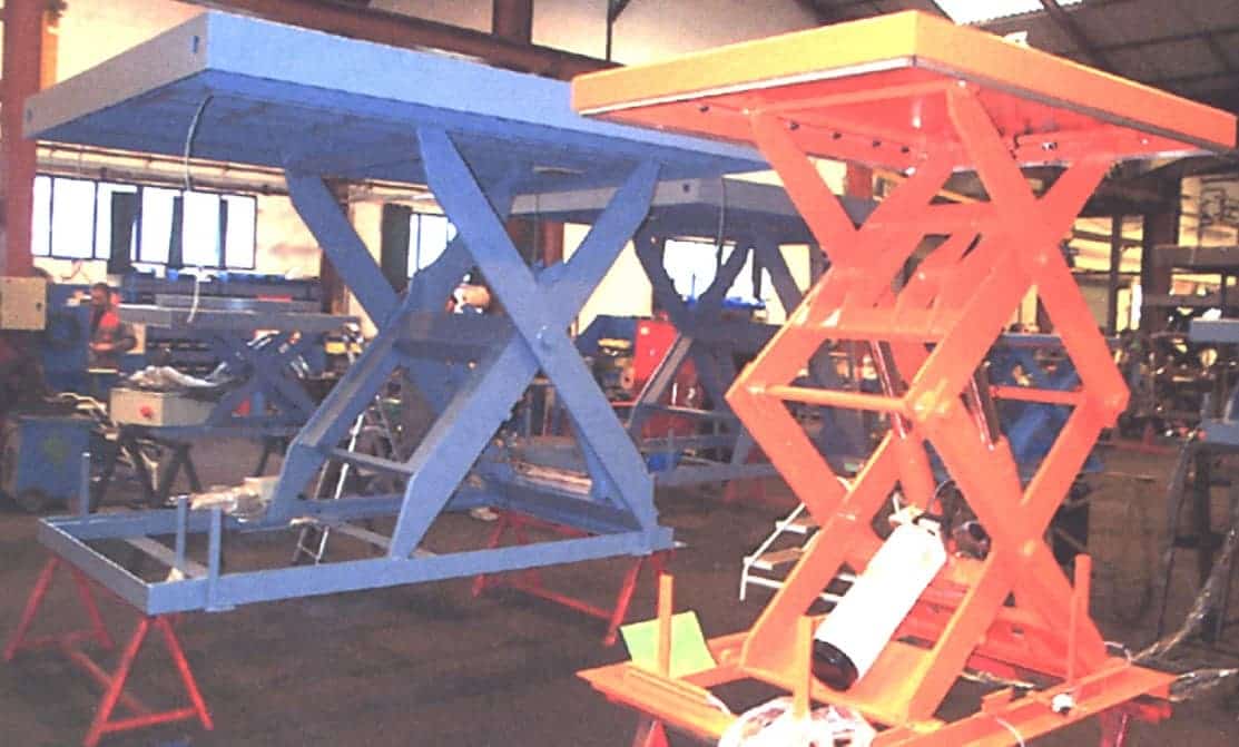 Table élévatrice de quai avec ponts de liaison pour adaptation aux différences de hauteur_2