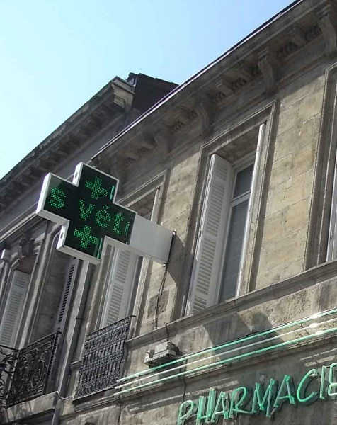 Croix de pharmacie simple ou double face à diodes sur mesure - OUEST ENSEIGNES_2