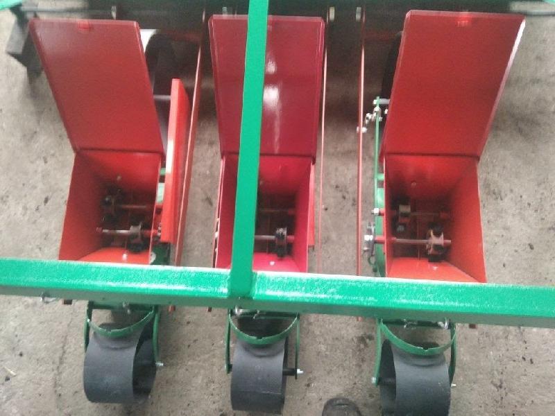 Semoir maraîcher / légumier NC mécanique - 4 rangs avec rouleau plombeur - Occasion 2022_2