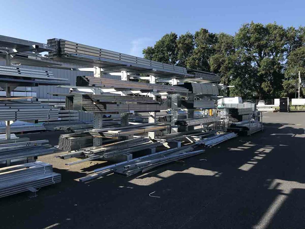 Rayonnage cantilever pour l'entreposage des marchandises longues : tubes, profilés métalliques, planches_2