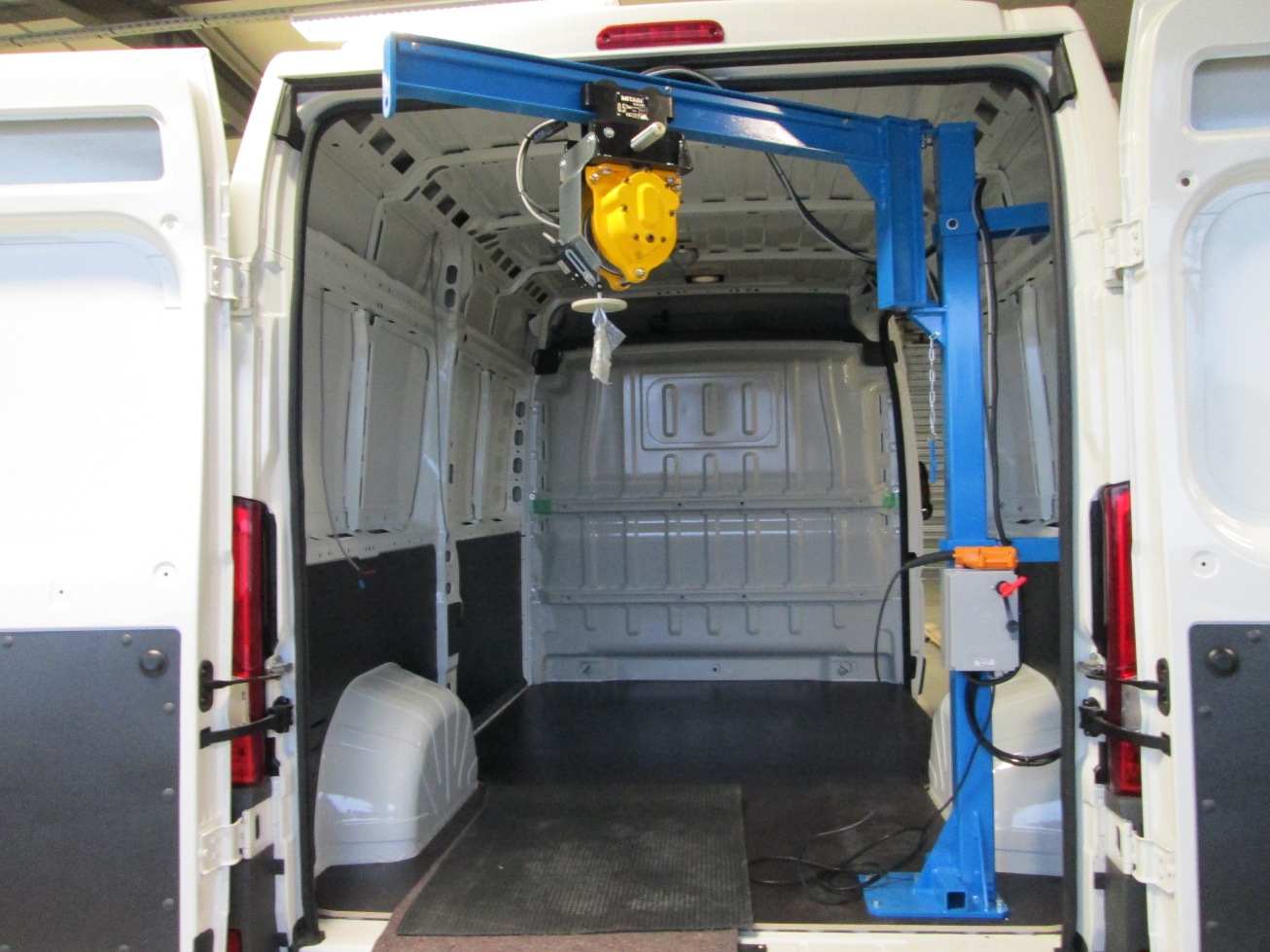 Équipement de levage pour véhicules utilitaires H1 et H2