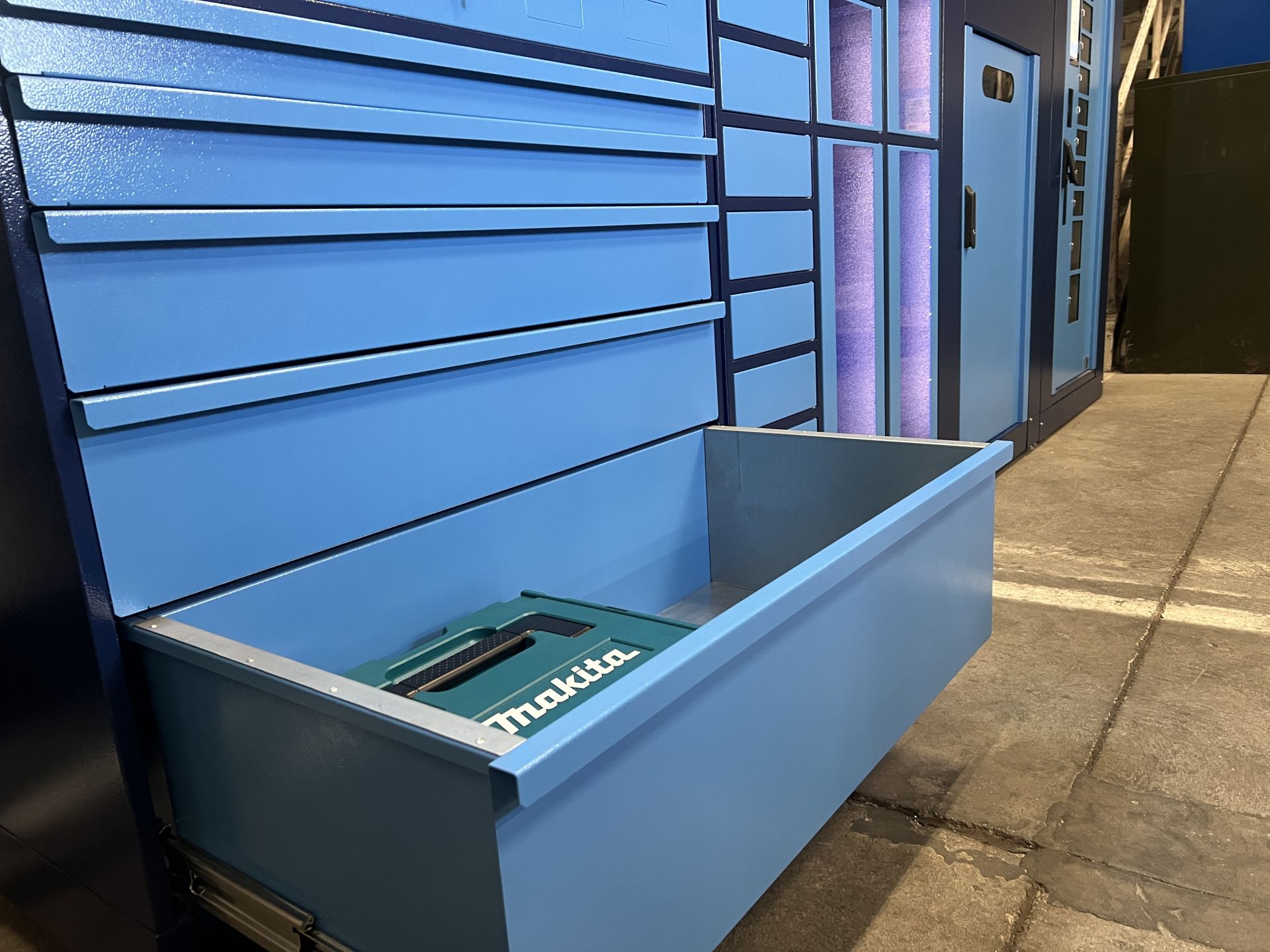 Servante connectée - DrawerBox d'ELECTROCLASS avec gestion sécurisée et 11 tiroirs modulables_3