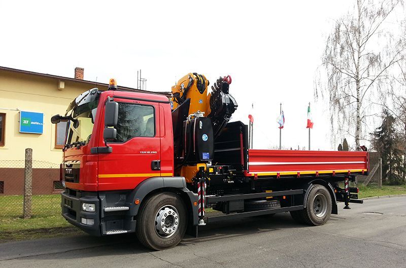 Grue auxiliaire medium 255 - effer - pression 340 bar - capacité de levage entre 10 et 30 txm_2