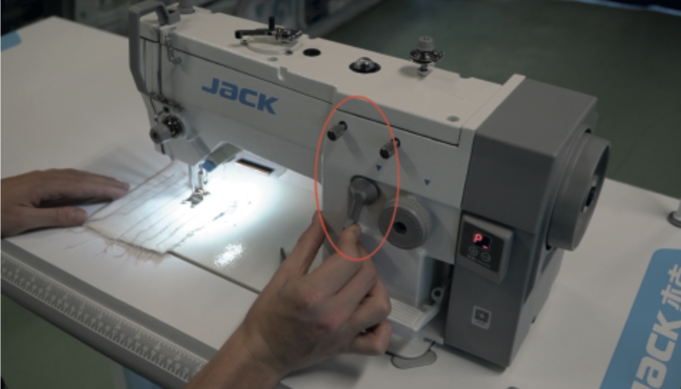 Machine à coudre industrielle Zig zag à bras court, adaptée à la couture et à la broderie - JACK 20U-93Z_2