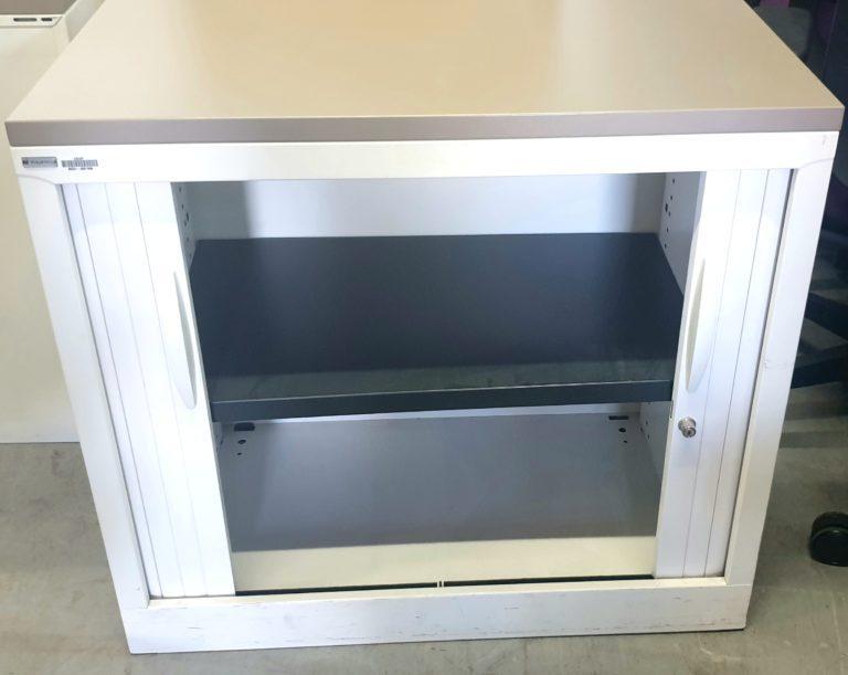 Crédence à rideaux d'occasion - blanc ou gris - Hauteur 73 cm - Largeur 80 cm - Profondeur 45 cm_2