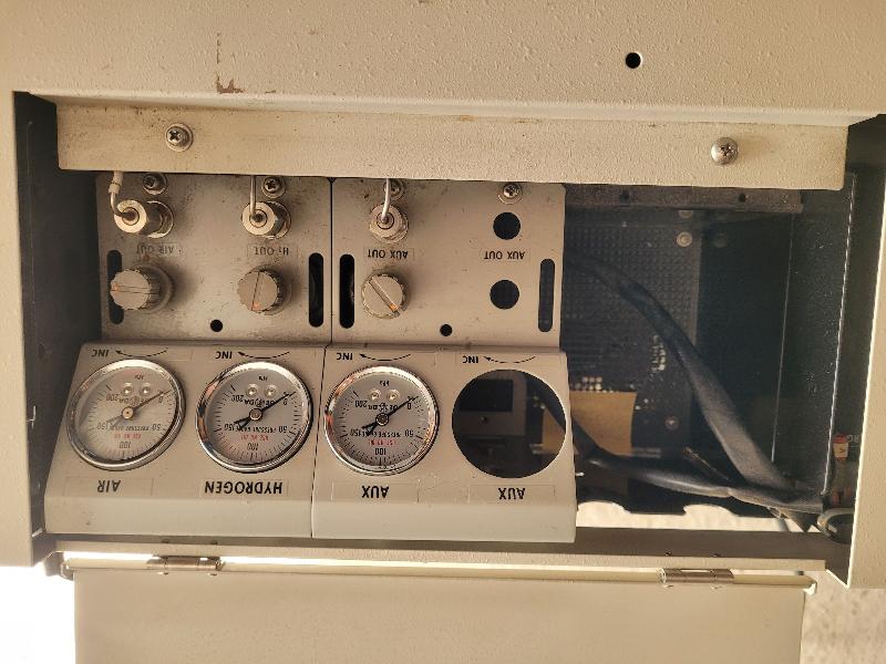 Chromatographe gazeux SHIMADZU GC-17A_2