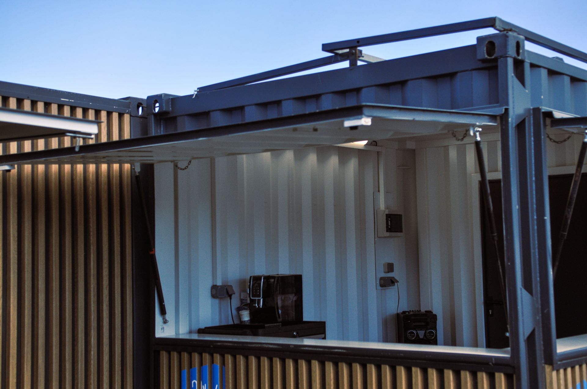 Container aménagé Snack Box 10 pieds - solution clé en main pour food truck et événements_2