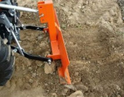 Accessoire de microtracteur pour nivellement, lame fixe 1.20m