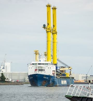 Grue portuaire LHM 800 avec portée maximale de 64 mètres