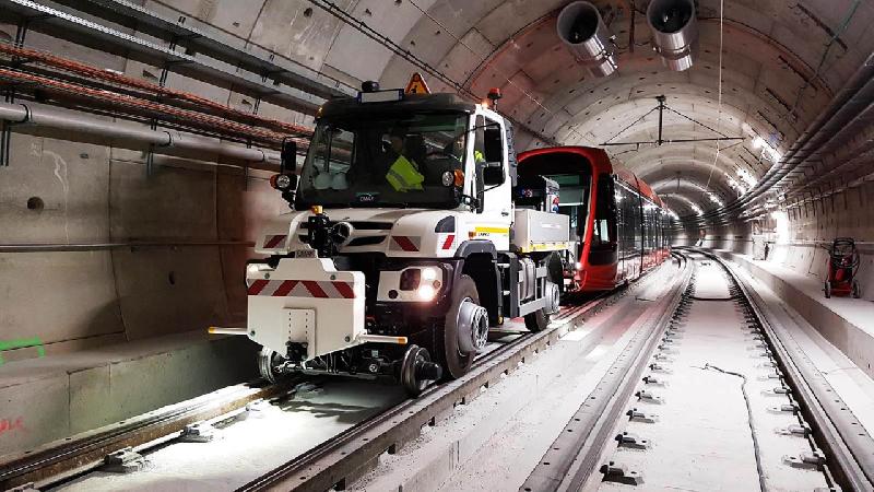 UNIMOG rail-route traction 4X4 Mercedes-Benz Puissance CMAR_2