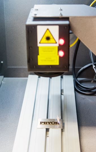 Armoire de marquage au laser Pryor - gravure précise et rapide pour volumes importants_2