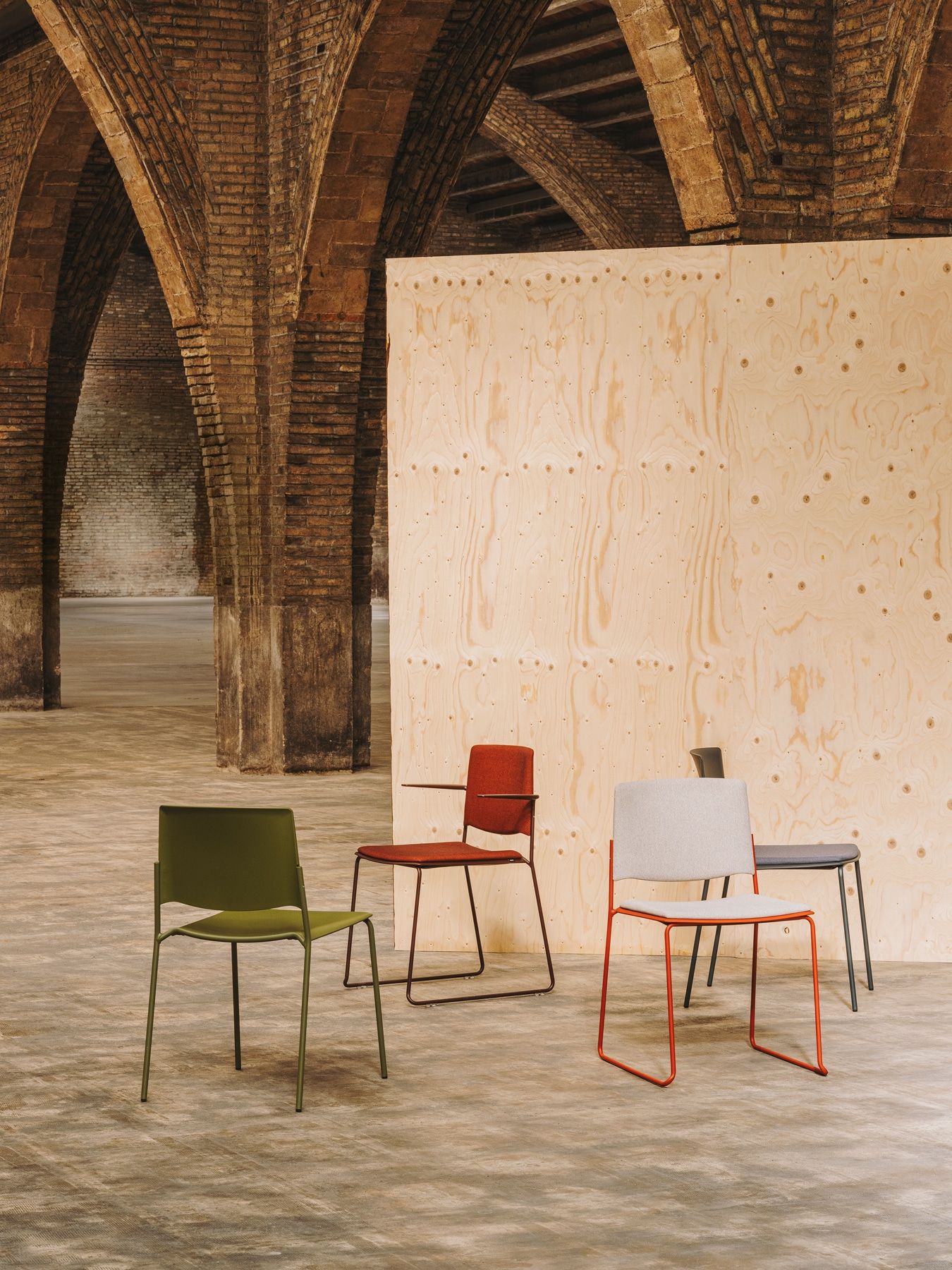 Ema - chaises empilables - enea_2