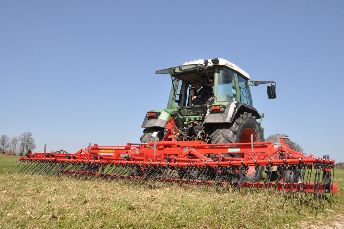 Grass Manager - herse agricole Einboeck - jusqu'à 5 m de largeur de travail pour prairies saines et équilibrées_2