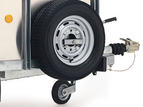 Remorque pour animaux de concours avec essieu rigide unique