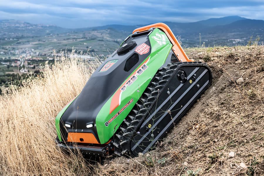 Robot debroussailleur à chenilles radiocommandée - Robot de pente FSI MDB F 23_2