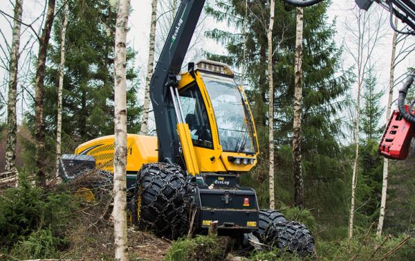 Abatteuse à roues Eco Log 550 - 5 pompes hydrauliques, moteurs Volvo Penta D8 6 cylindres, bras pendulaires_3