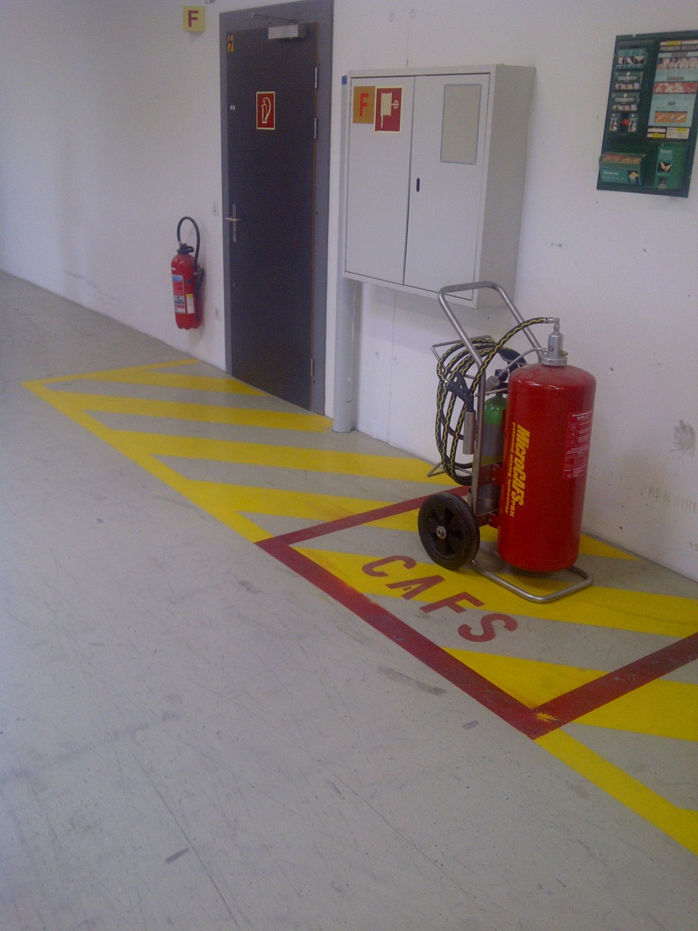 Marquage au sol - bandes pour trafic intense, zones piétonnes et marquages personnalisés_3