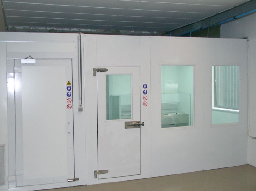 Laboratoire de peinture - équipé d’un système de ventilation et filtration pour une excellente protection des opérateurs_2