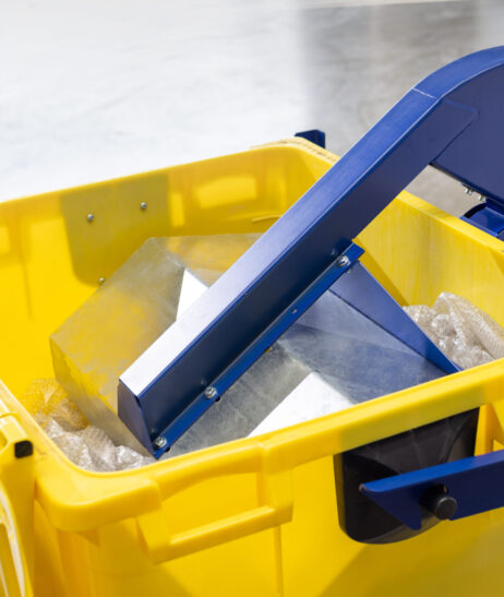 Compacteur de déchets résiduels, du carton et du film plastique pour conteneurs 660 litres à 1100 litres - STRAUTMANN RC660._2