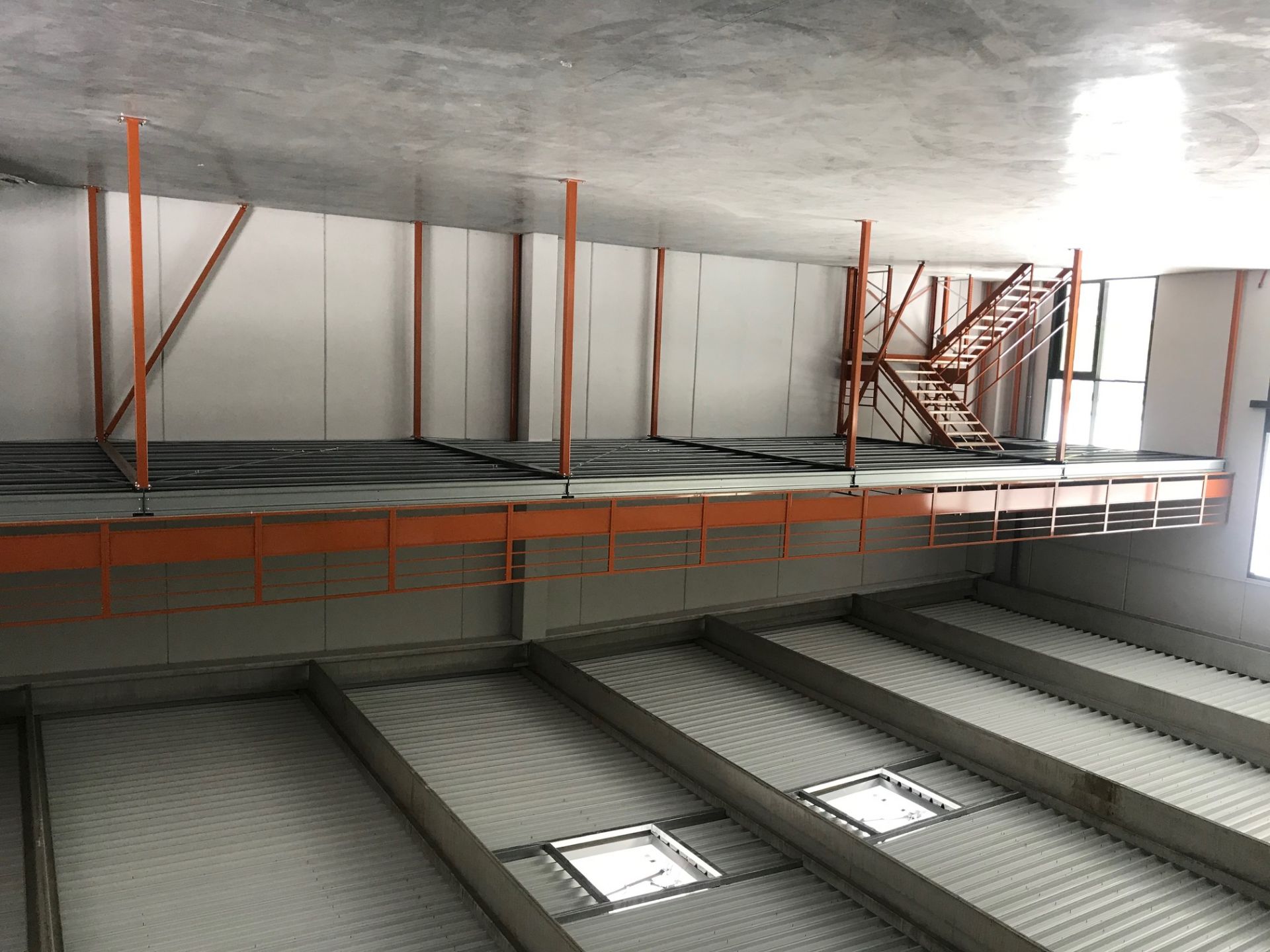 Escaliers industriel métallique et ERP - Diplex, fabricant Français de  plateforme industrielle, rayonnage et matériel de stockage