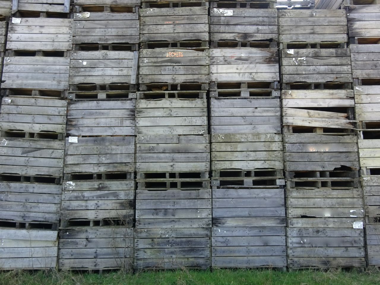 Palox en bois adapté pour le stockage agricole et industriel