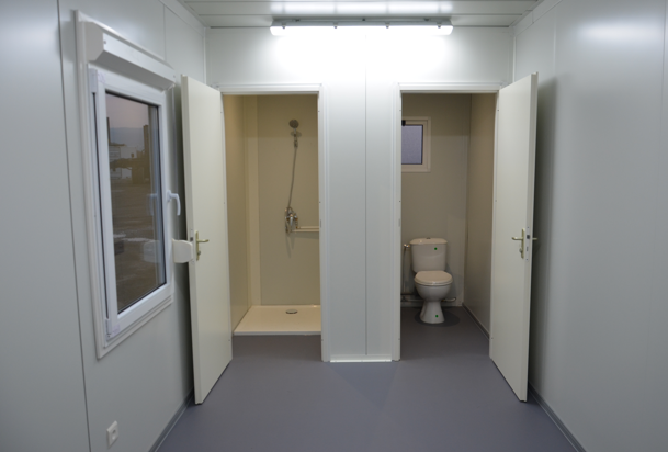 Bungalow sanitaire en container modulable et isolé de 20 pieds - 6x2,5m, 15m² - Eurobox_2