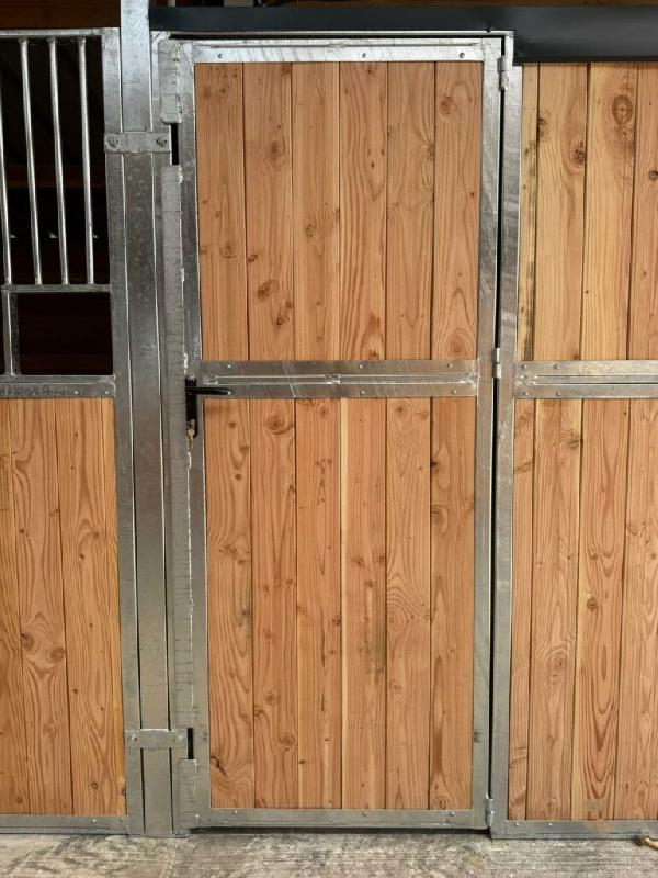 Barns pro - BARN003 - Abri équestre en bois et métal personnalisable, fabrication française_2