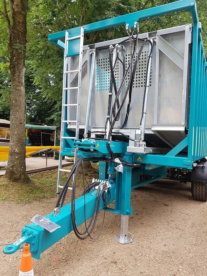 Rollpush 6732 - Benne agricole monocoque Rolland - Fond poussant inclinable et basculant - Volume maxi 32 m3_2