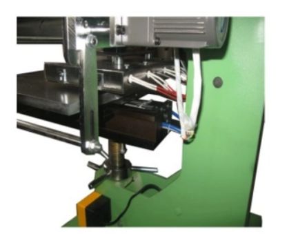 H-TC1927N - Machine pneumatique de marquage à chaud - KC Printing Machine - estampage de plaques de décoration_2