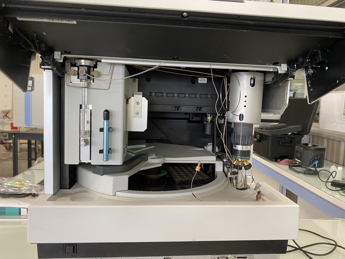 Systéme thermo ultimate 3000 d'occasion pour chromatographie liquide - p2205-1518_2