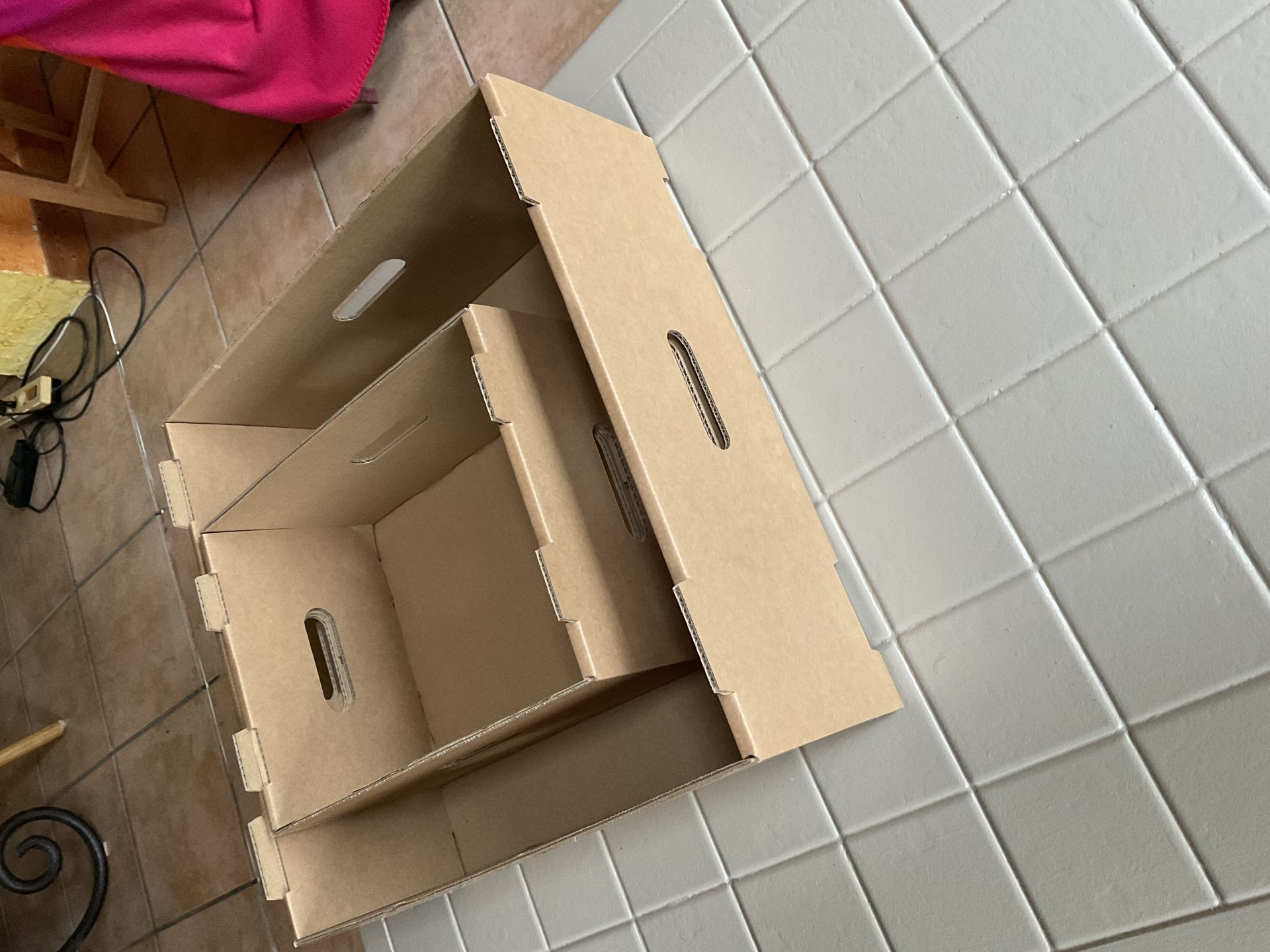 Caisse américaine - tout format - qualité de carton E-B-EB-DD avec calages croissillons pour bouteilles_2