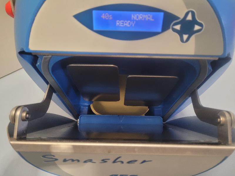 Broyeur / Blender / Mixer d'échantillons AES SMASHER_2