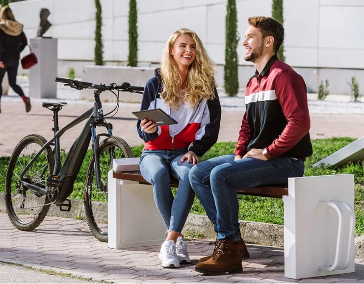 Banc connecté Steora CYCLO station d'entretien micro-mobilité_2