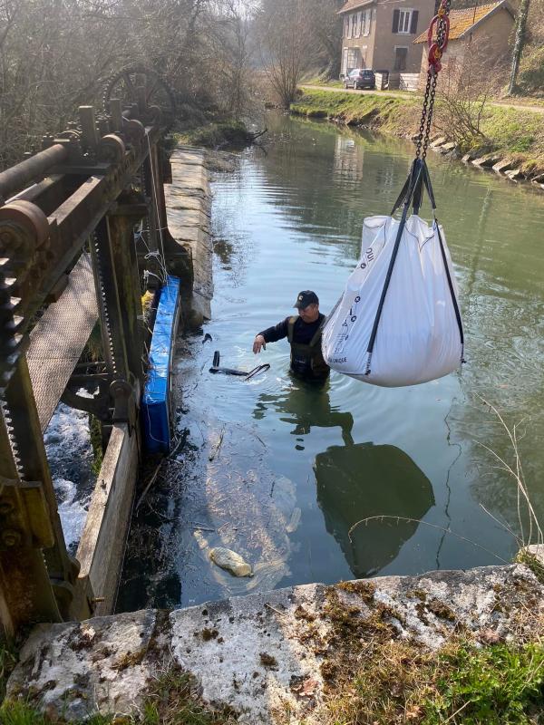 Système de pompage de lentilles d'eau - Curage d'étangs_2