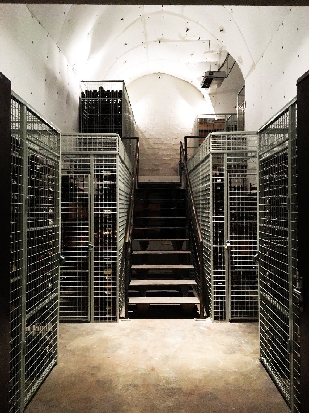 Solution de rangement sécurisé pour magasins industriels