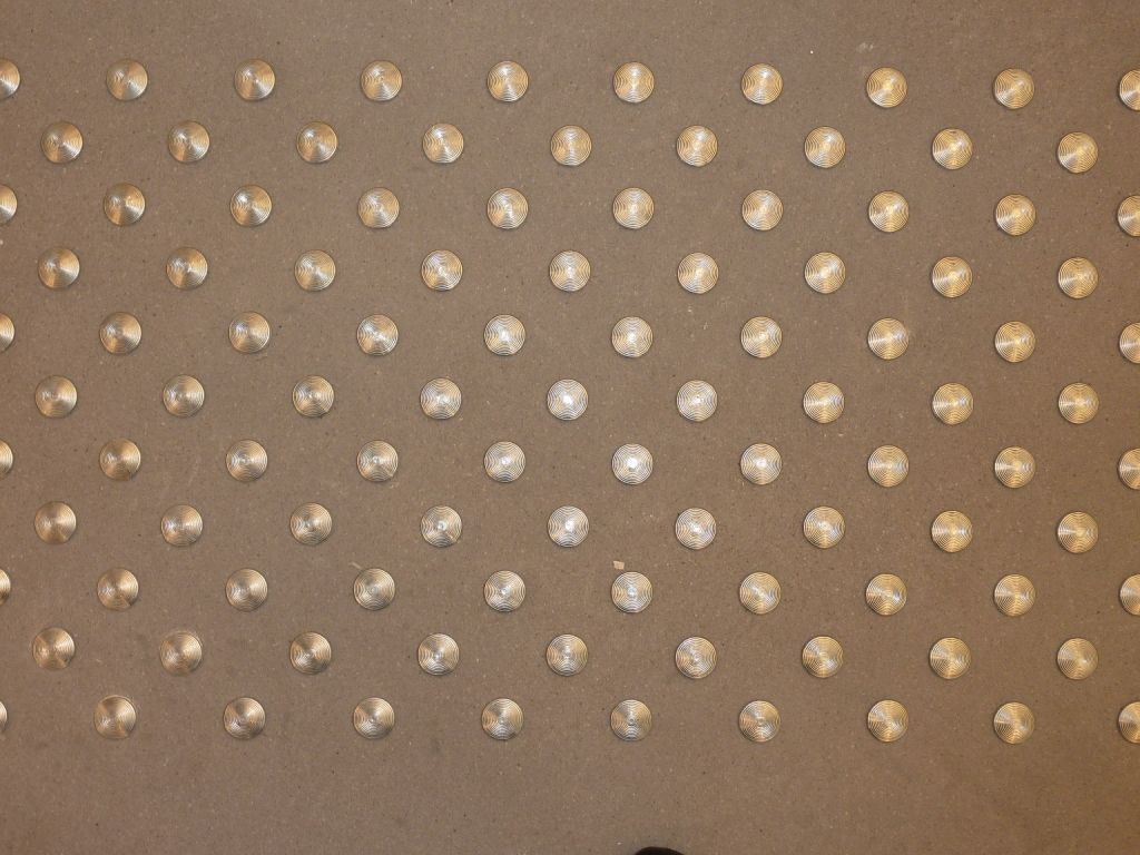 Clou podotactile a sceller en acier zingué blanc - tige standard (ae)_2