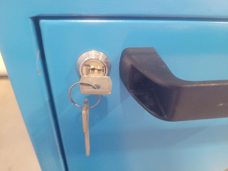 Armoire de sécurité pour produits corrosifs AC30_2