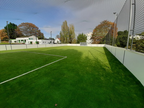 Terrain de football 5 contre 5 - Accompagnement du terrassement à la pose de la structure_2