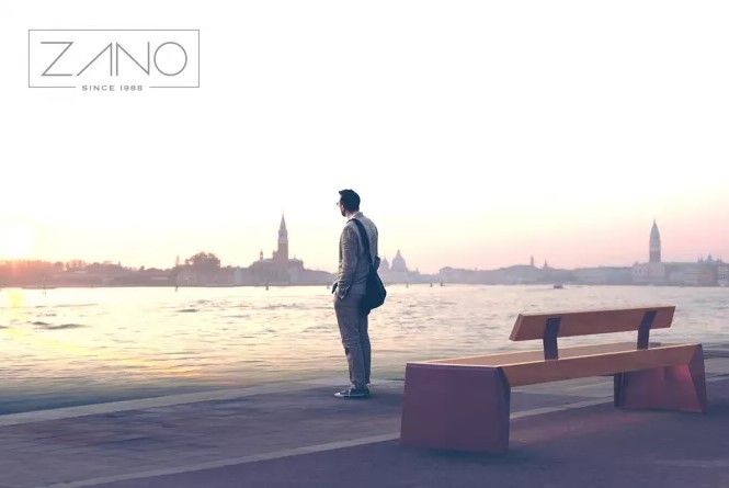 Banc connecté avec lumière d'ambiance intégrée et options Wi-Fi et Bluetooth