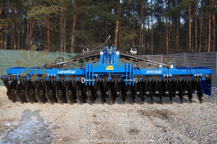 Déchaumeur à disques porté avec éclairage LED - Landstal BTH 500 - 5m, 40 disques, repliage hydraulique_2