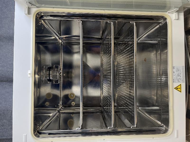 Incubateur à CO2 Thermo Scientific Heracell 240i_2